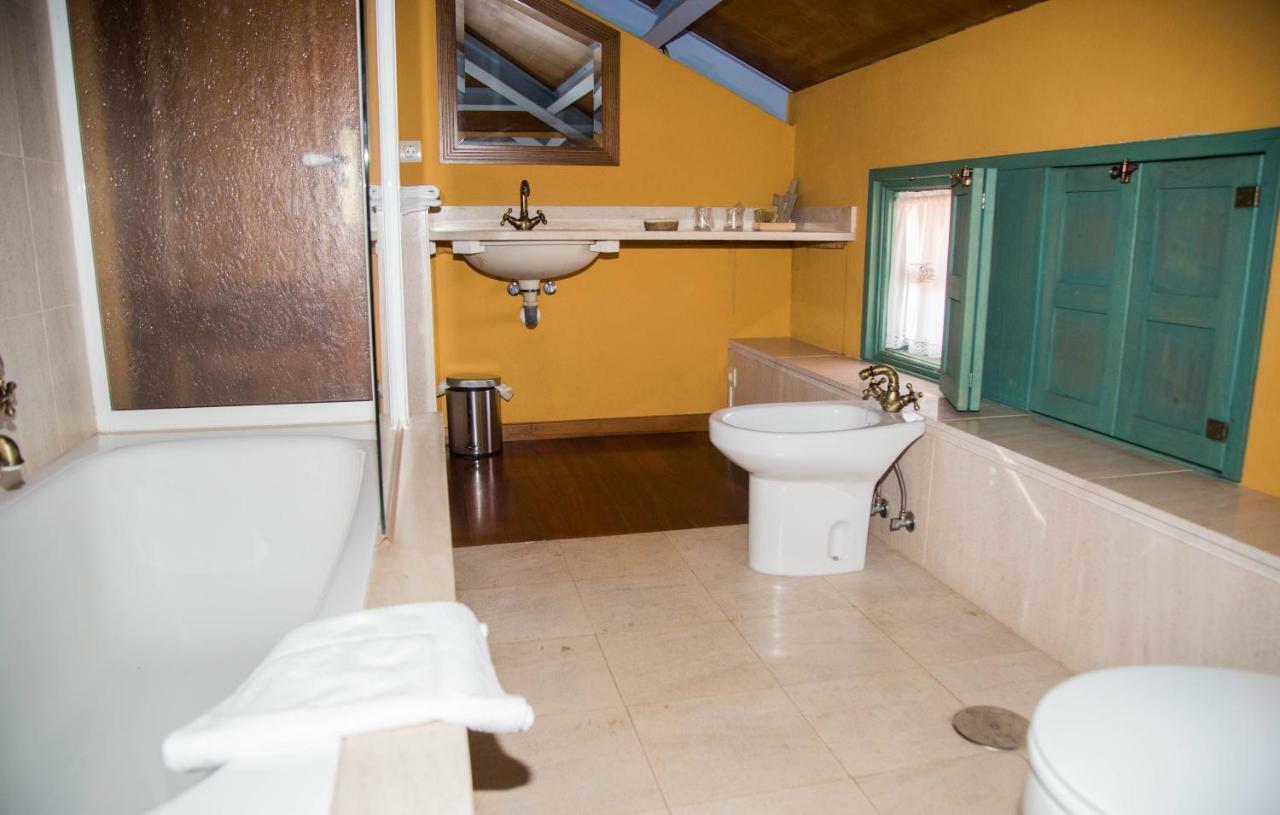 Casa Don Din Guest House Cruces ภายนอก รูปภาพ